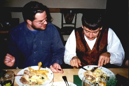 Der kann auch beim Essen das Reden nicht lassen ...